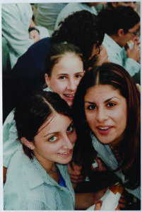 Estudiantes de Ramallah Friends School 2003-2004. The Ramallah Friends School Collection. © PMDA