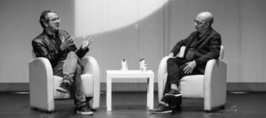 Juan Gabriel Vásquez y Jorge Volpi durante la conversación que mantuvieron en el Festival Eñe. Foto Miguel Balbuena